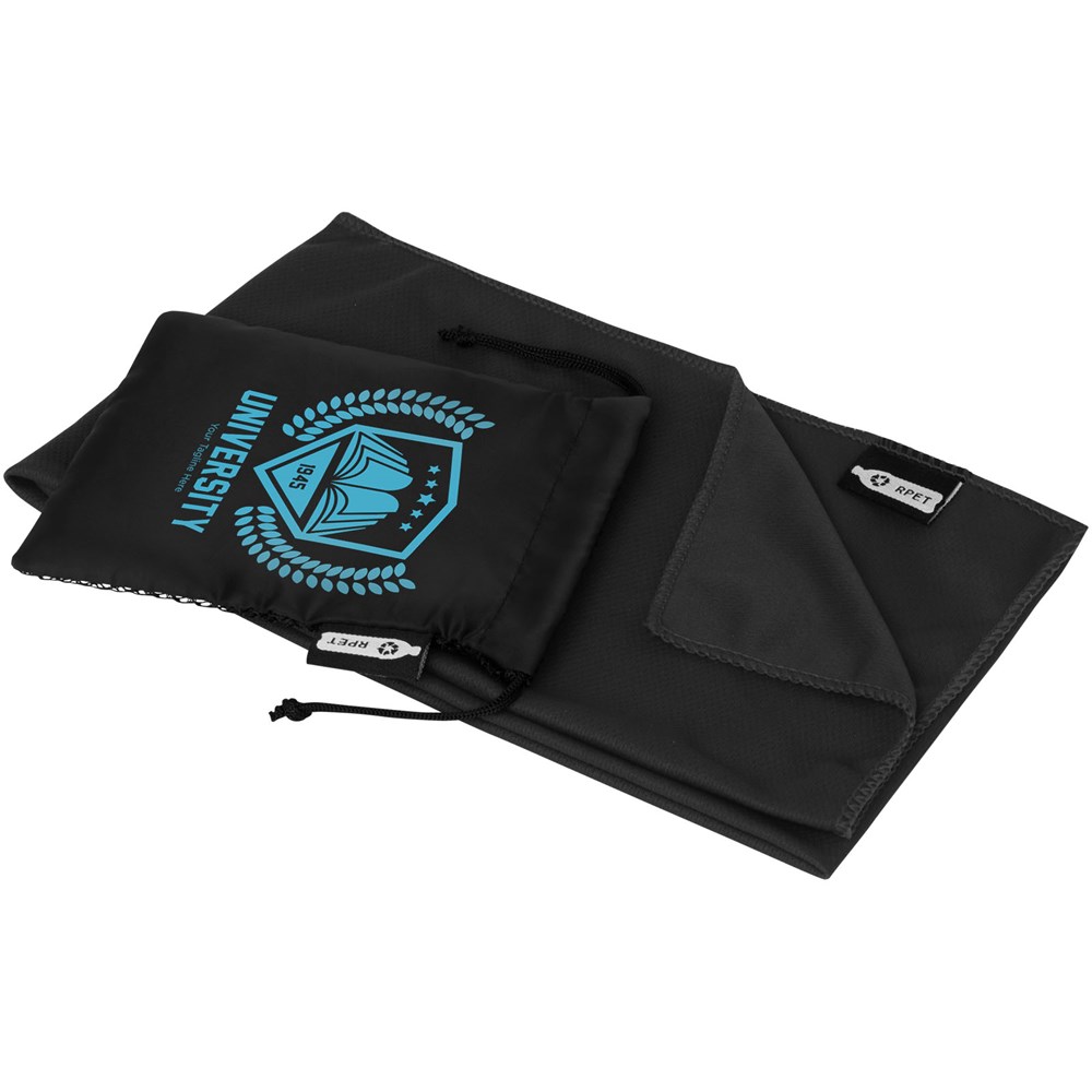 Serviette de sport rafraîchissante en PET recyclé Raquel avec pochette 80 x 30 cm Noir